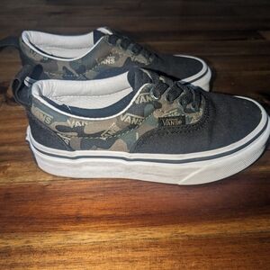 Toddler Camo Vans Size 11